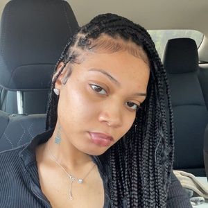 Meet your Posher, Briana